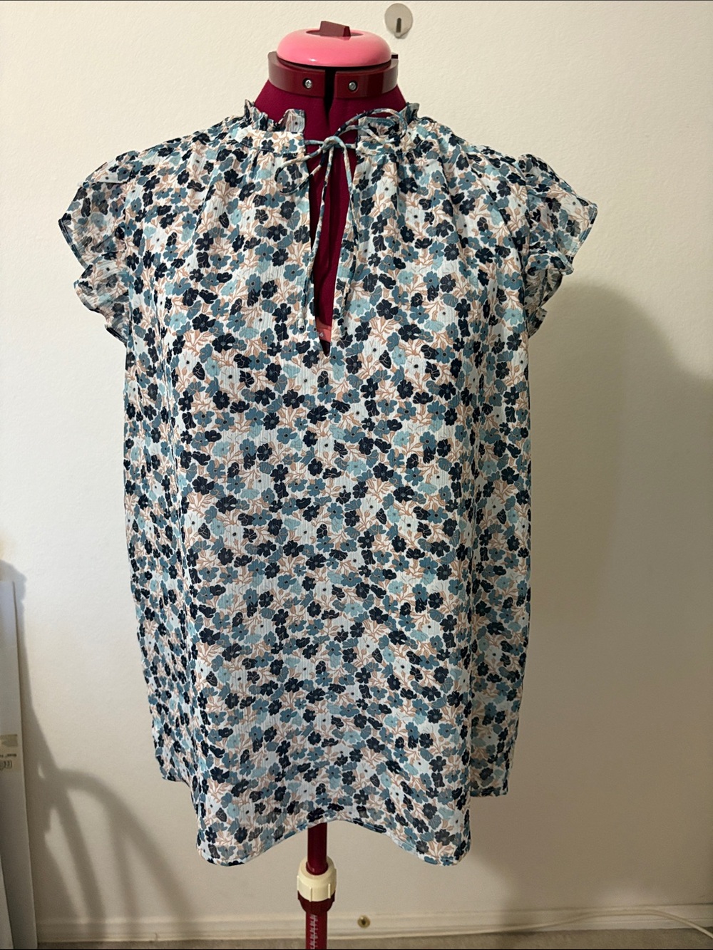 Ann Taylor multi-color floral lined blouse ruffle neck front tie keyhole closure
